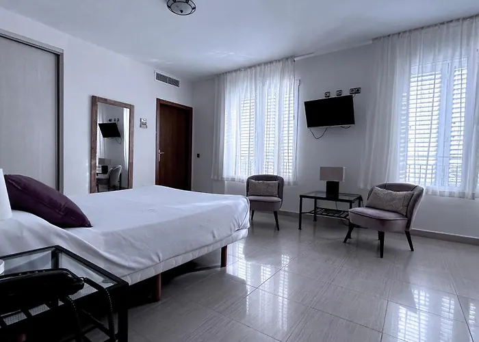 Atrium Hotel